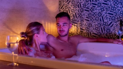 Private whirlpool bath